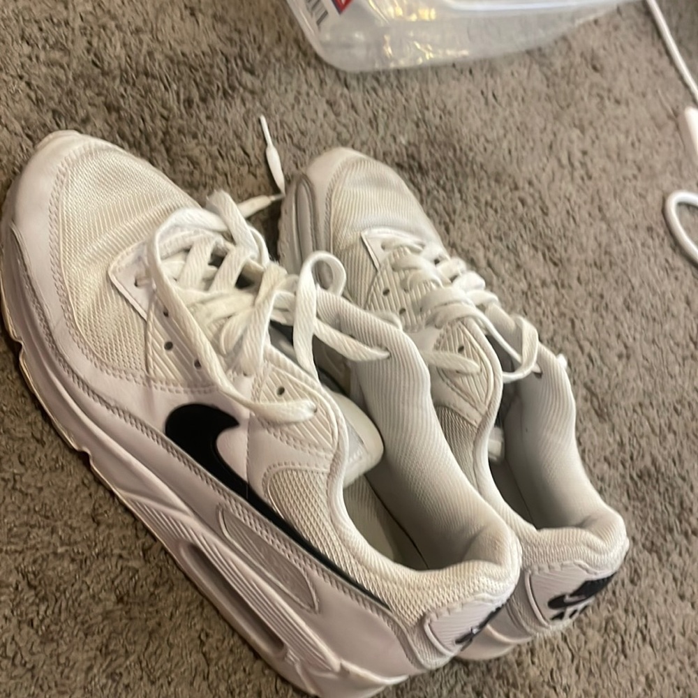 Nike air maxes
